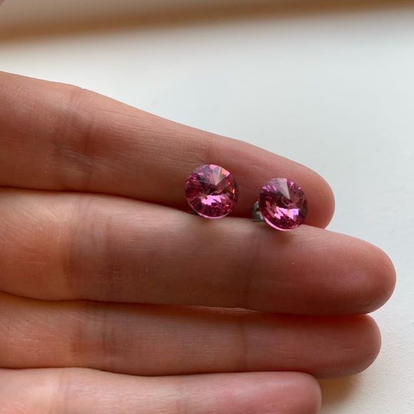 Pale pink diamond solitaire stud earrings - Picture 2 of 8